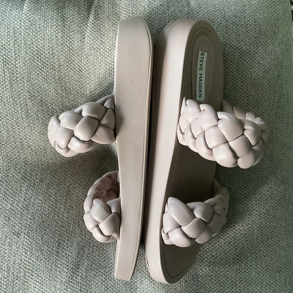 Steve Madden Tan Braided Sandals Slip-On - Picture 3 of 5